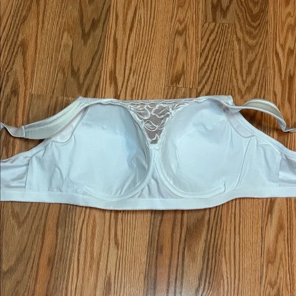 Mastectomy Bra, Jodee, Seamless Molded Camisole Bra, White, 42C - Picture 6 of 10